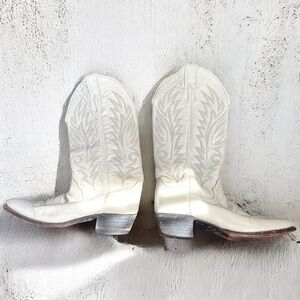 White vintage Western Cowboy Boots 7.5